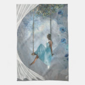 Een vrouw in een blauwe jurk op een vleugel theedoek (Verticaal)