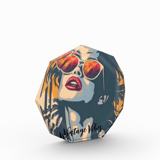 Een vrouw in retro stijl fotoblokken (Links)