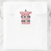 Een vrouw is thuis en de senaat ronde sticker (Tas)