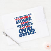 Een vrouw is thuis en de senaat vierkante sticker (Envelop)