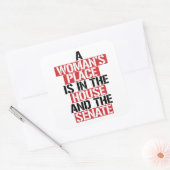 Een vrouw is thuis en de senaat vierkante sticker (Envelop)