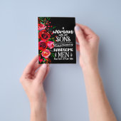 Een vrouw met alle zons-cadeautjes, Moederdag-cade Flyer (Hand)