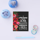 Een vrouw met alle zons-cadeautjes, Moederdag-cade Flyer (Enkel)