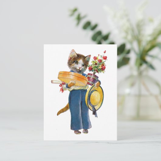 Een Vrouw met bakbloemen en cadeaus Briefkaart (Staand voorkant)