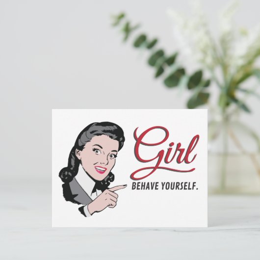 Een vrouw met sms'je, gedraag jezelf briefkaart (Staand voorkant)