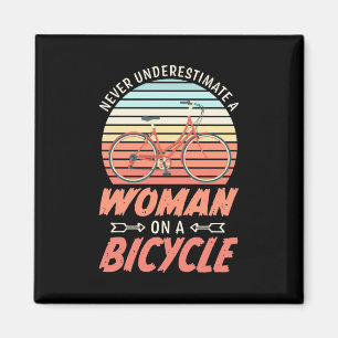 Een vrouw op een fiets magneet