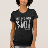 Een vrouw oproept door  t-shirt (Voorkant)