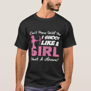 Een vrouw wil een leerstoel voor een aartshuis. t-shirt