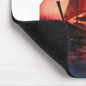 een vrouwenmasker dat een zeilboot bij zonsonderga muismat (Hoek)
