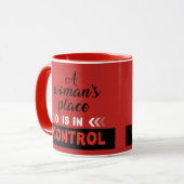 Een vrouw's place, trendy koffie Mok (Voorkant links)