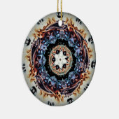 Een vuurring (kleurrijk patroon) keramisch ornament (Rechts)