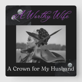 Een Waardige Vrouw Vierkante Zwarte Wandklok