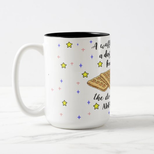 Een wafel per dag houdt de dokter weg! tweekleurige koffiemok (Links)