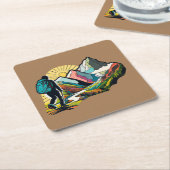 Een wandelaar die langs een bergweg loopt kartonnen onderzetters (Schuin)