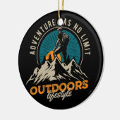 Een wandelaar klimt naar de top van de berg keramisch ornament (Links)