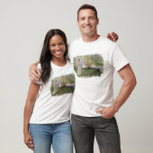 Een wandeling door de rivier, 1890 t-shirt (Unisex)