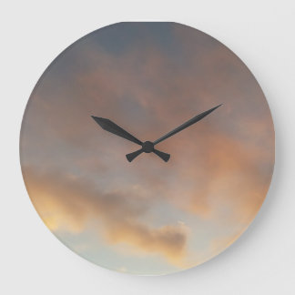 Een wandeling in de wolken 3 Roze wolken in een bl Grote Klok