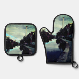 Een wandeling langs het kanaal ovenwant & pannenlap set