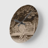 Een wandklok met een oude gefaseerde blik (Hoek)