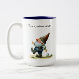 Een waterverfschilderij van een schattige kabouter tweekleurige koffiemok