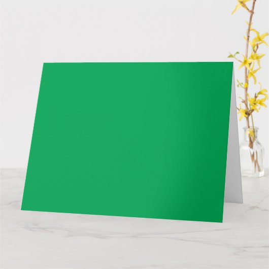 Een weelderige groene varen met delicate, ingewikk kaart (Gele Bloem)