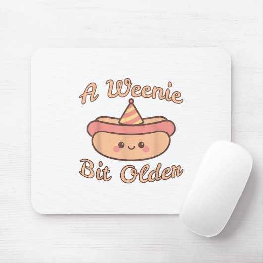 Een Weenie wat ouder is een Schattige en grappig h Muismat (Met muis)