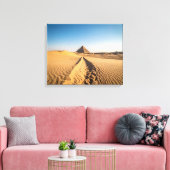Een weg naar de piramide canvas afdruk (Insitu (Woonkamer))