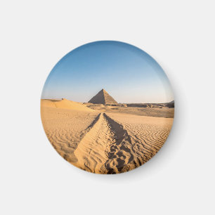 Een weg naar de piramide magneet