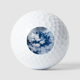 Een werveling van wolken golfballen