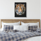 Een wild Bengalen tijgergezicht Canvas Afdruk (Insitu (Slaapkamer))