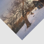 Een winterboom die een gestreepte schuur beschermt tissuepapier (Detail)