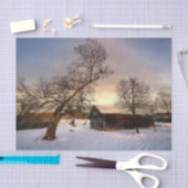 Een winterboom die een gestreepte schuur beschermt tissuepapier (Craft)