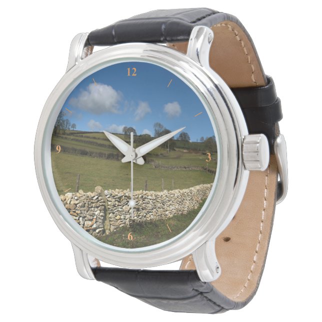 Een wintermuur horloge (Gekanteld)