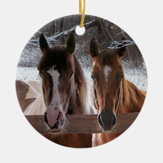 Een winterversiering met twee paarden keramisch ornament (Voorkant)