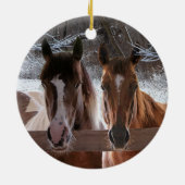 Een winterversiering met twee paarden keramisch ornament (Achterkant)