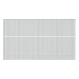 Een wit en grijs behang met een patroon erop naambadge