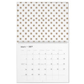 Een witte achtergrond met bruine stippen kalender (Mar 2027)
