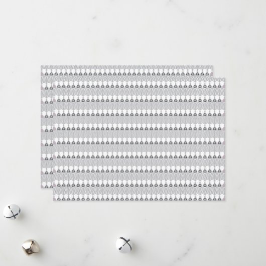 Een witte achtergrond met een patroon van cirkels feestdagenkaart (Voorkant / Achterkant in situ)