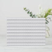 Een witte achtergrond met een patroon van cirkels feestdagenkaart (Staand voorkant)