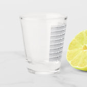 Een witte achtergrond met een patroon van cirkels shot glas (Links)