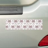 Een witte achtergrond met een rood patroon erop bumpersticker (Op auto)