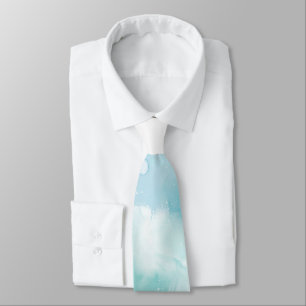 Een witte das heeft een zachte, pastelblauwe tint