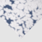 Een witte en blauwe achtergrond met een patroon tissuepapier (Detail)