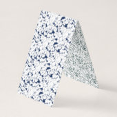 Een witte en blauwe achtergrond met een patroon visitekaartje (Achterkant)