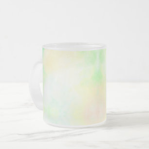 Een witte keramische mok met een pastel waterverf 