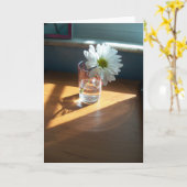 Eén witte maaltijd op een zonnige plek op een blan kaart (Gele Bloem)