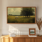 Een witte paard dat graast in een veld poster