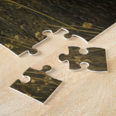 Een Witte Paard Grazend In Een Veld Legpuzzel (Zijkant)