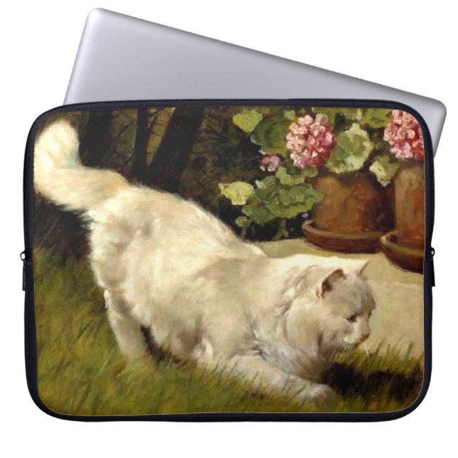 Een witte Perzische kat die een lieveheersbeestje  Laptop Sleeve (Voorkant)