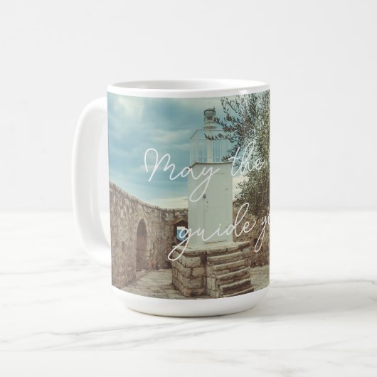 Een witte vuurtoren en een olijfboom koffiemok (Voorkant links)